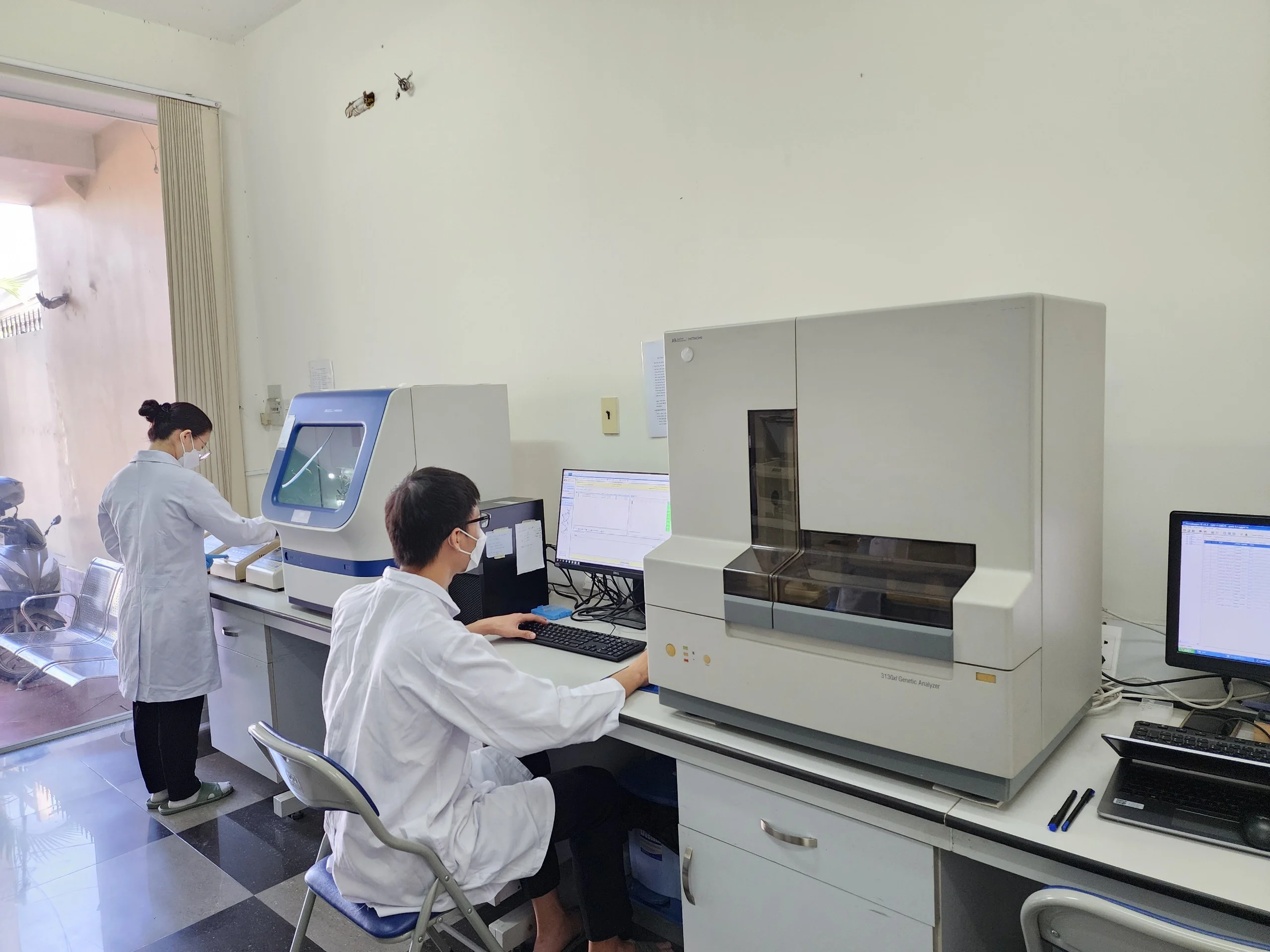 Hệ thống máy điện di mao quản ABI 3130 XL của hãng Applied Biosystems (Mỹ)